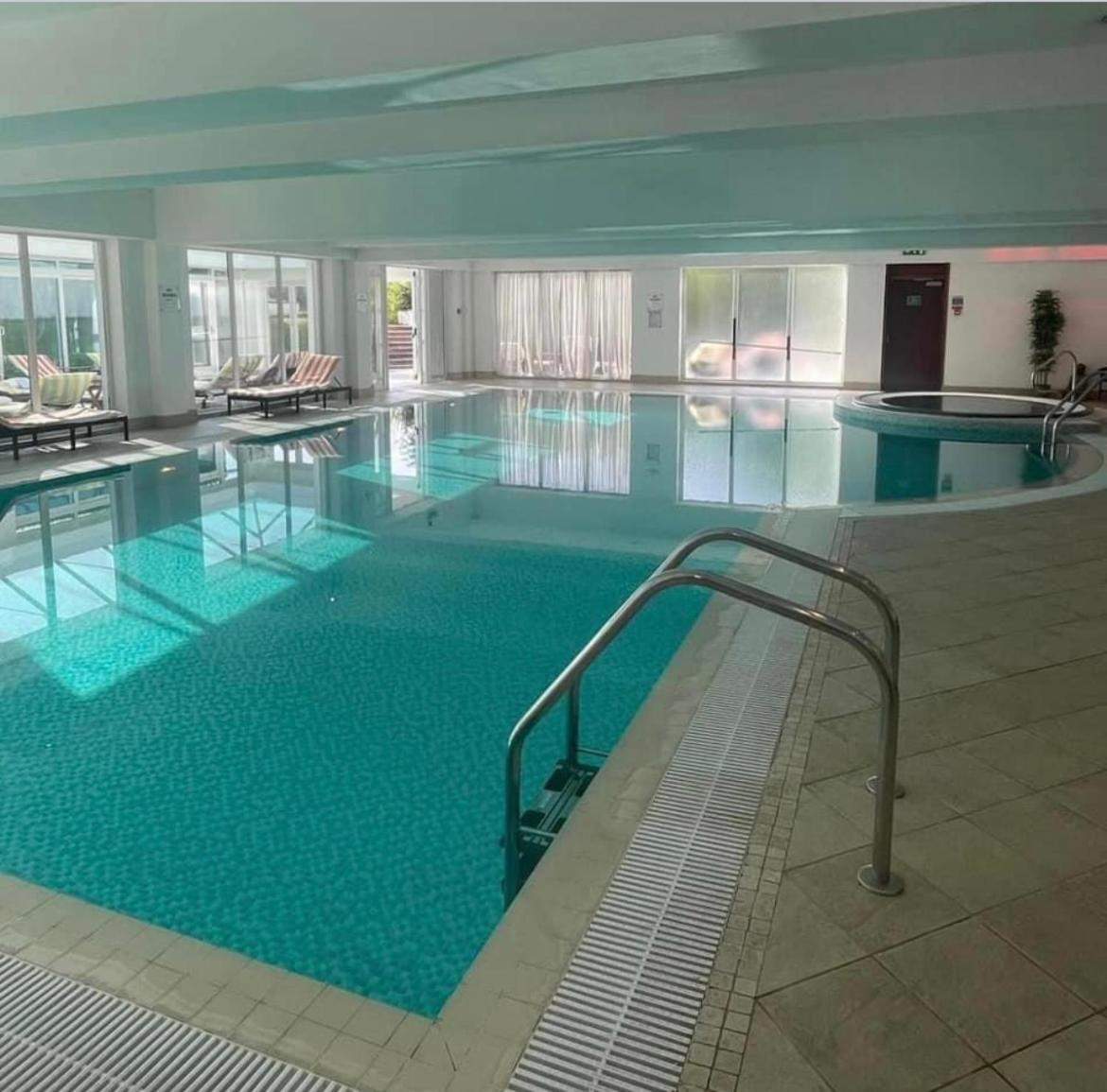 Towers Hotel & Spa Swansea Exterior foto