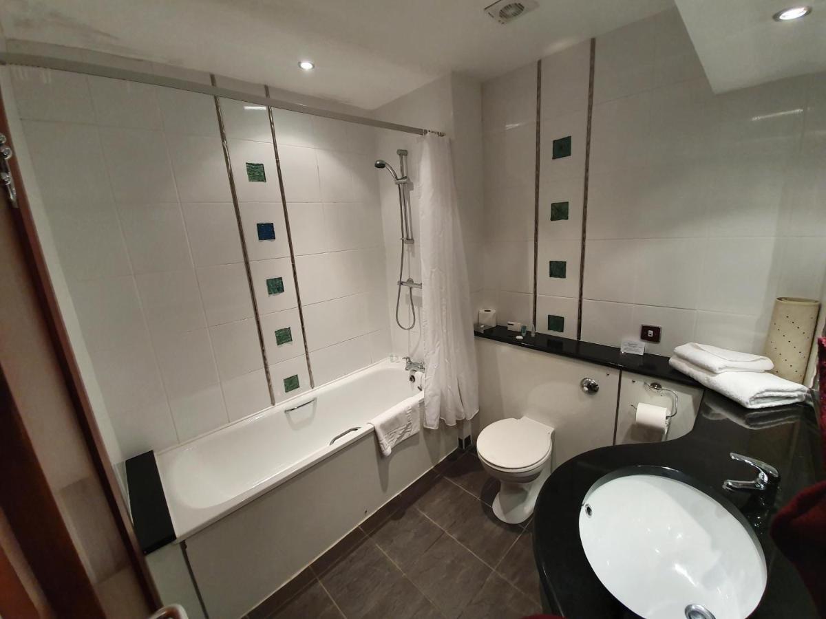 Towers Hotel & Spa Swansea Exterior foto